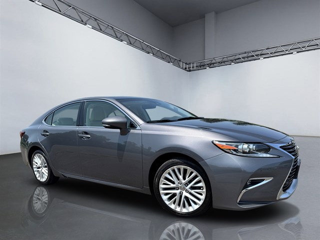 2016 Lexus ES 350 350's photo