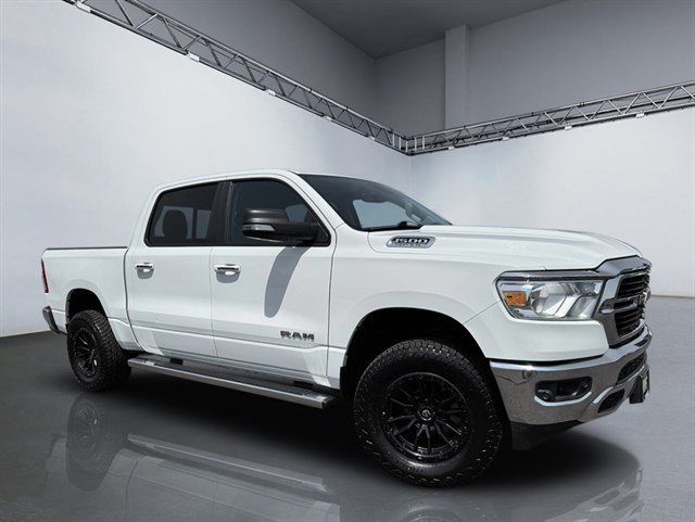 2019 RAM 1500 Big Horn/Lone Star 4x4 Crew Cab 5'7's photo
