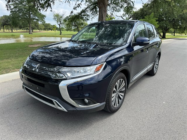 2020 Mitsubishi Outlander SE's photo