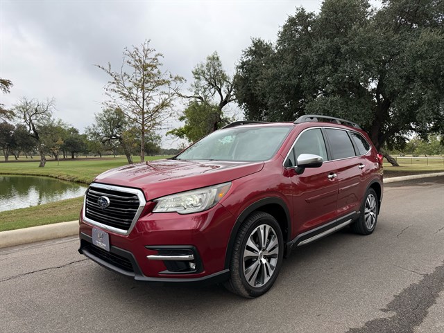 2019 Subaru Ascent Touring's photo