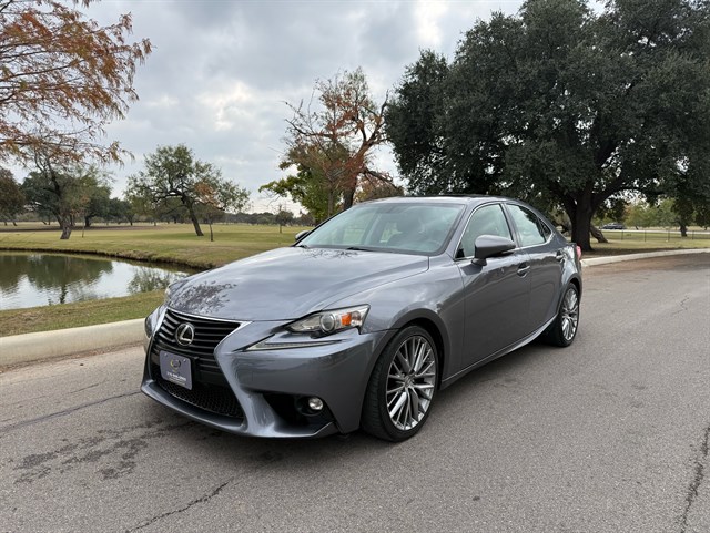 2015 Lexus IS 250's photo