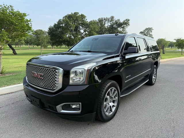 2016 GMC Yukon Denali AWD's photo