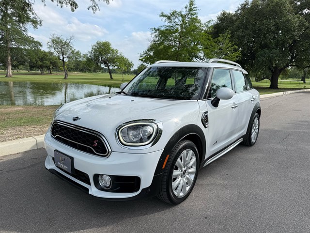 2019 MINI Countryman Cooper S ALL4 Iconic's photo