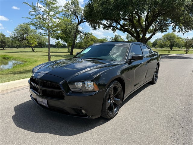 2014 Dodge Charger R/T's photo