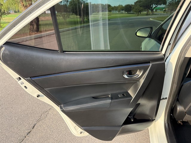 Toyota Corolla photo 14