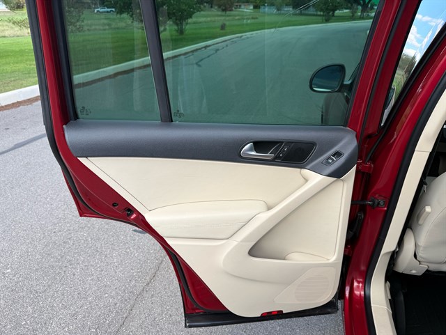 Volkswagen Tiguan photo 13