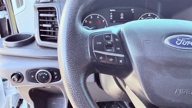 Ford Transit photo 21