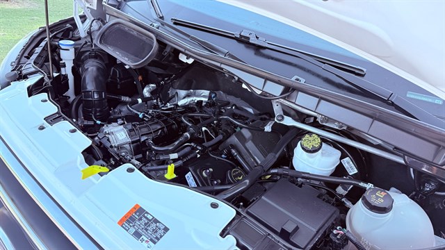 Ford Transit photo 13