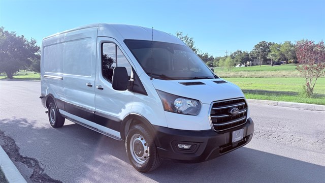 Ford Transit photo 18