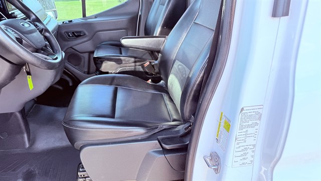 Ford Transit photo 7