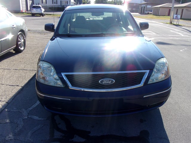 2005 Ford Five Hundred SEL - Photo 22