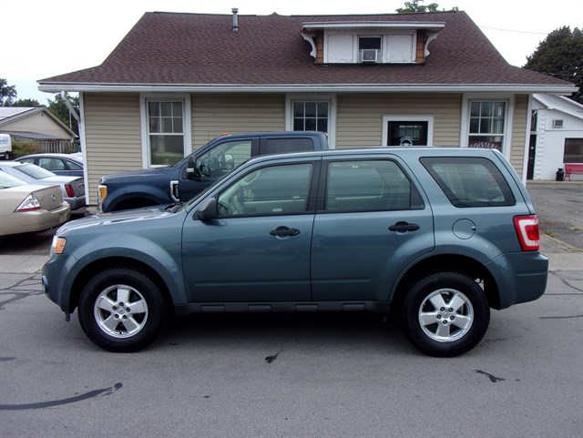 2010 Ford Escape XLS