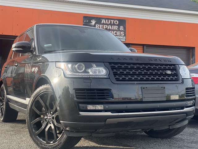 2013 Land Rover Range Rover Base's photo