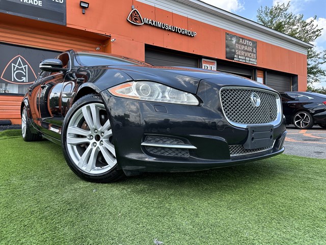 2013 Jaguar XJ Portfolio's photo