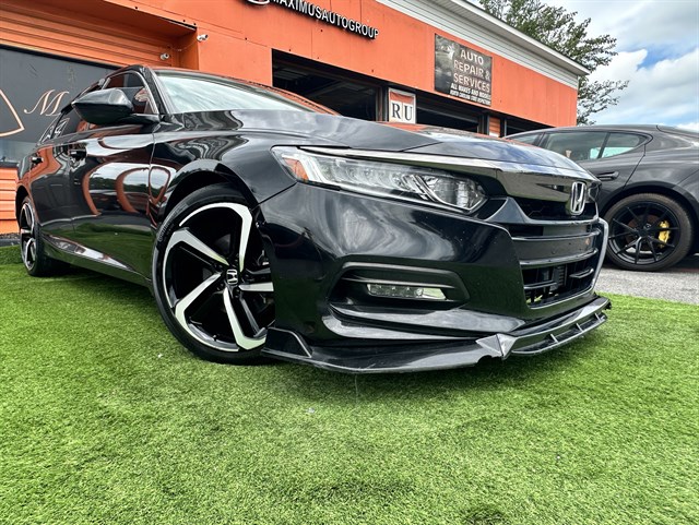 2018 Honda Accord Sport's photo