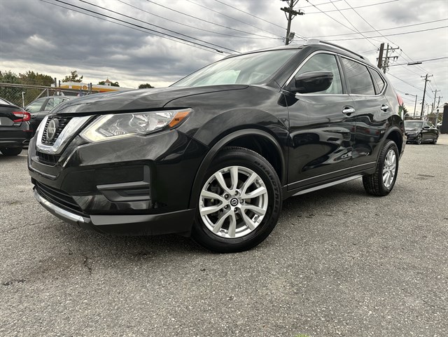 2018 Nissan Rogue SV's photo