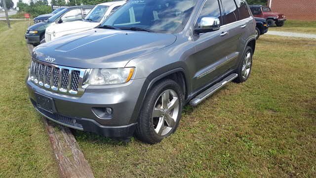 2013 Jeep Grand Cherokee Overland's photo