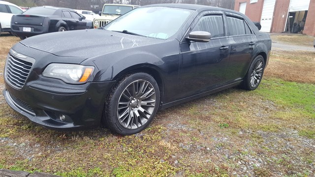 2013 Chrysler 300 C Varvatos Collection's photo