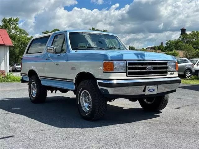 1987 Ford Bronco's photo