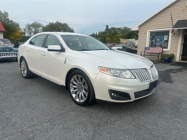 2011 Lincoln MKS Base's photo
