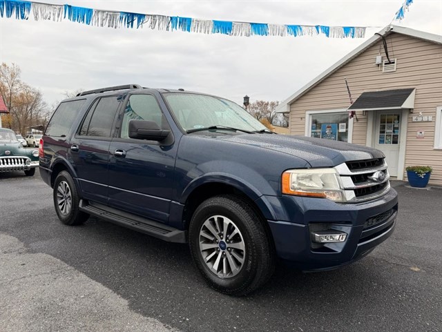2017 Ford Expedition XLT's photo