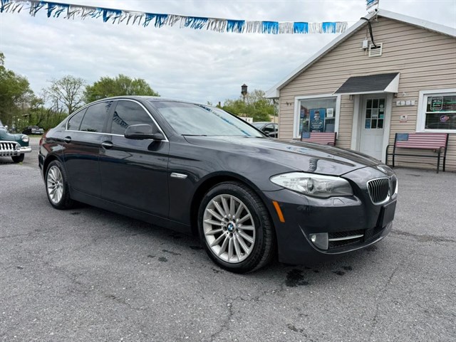 2013 BMW 5 Series 535i xDrive Sedan's photo