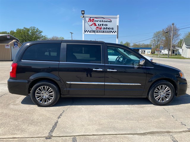2014 Chrysler Town & Country Touring-L