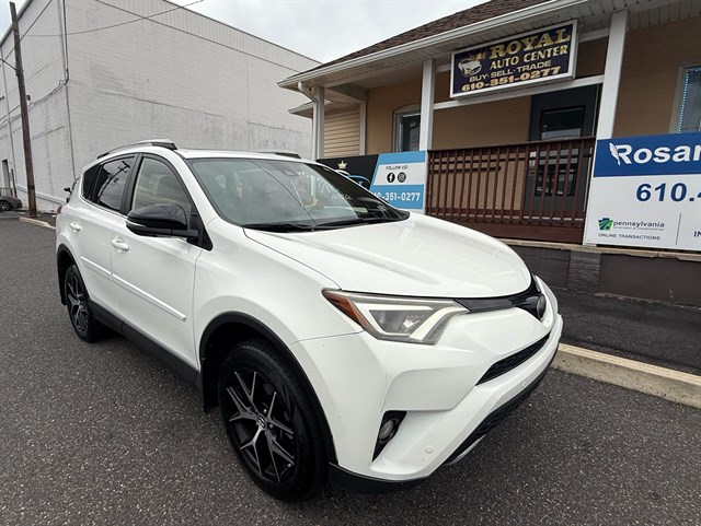 2018 Toyota RAV4 SE's photo