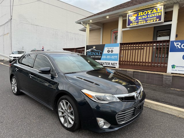 2015 Toyota Avalon Limited's photo
