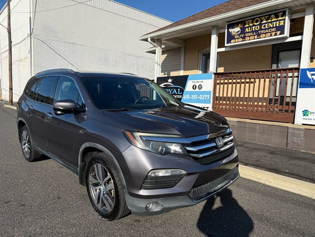 2017 Honda Pilot Touring's photo