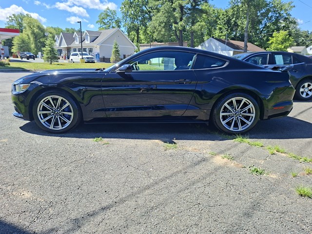 2016 Ford Mustang EcoBoost - Photo 9