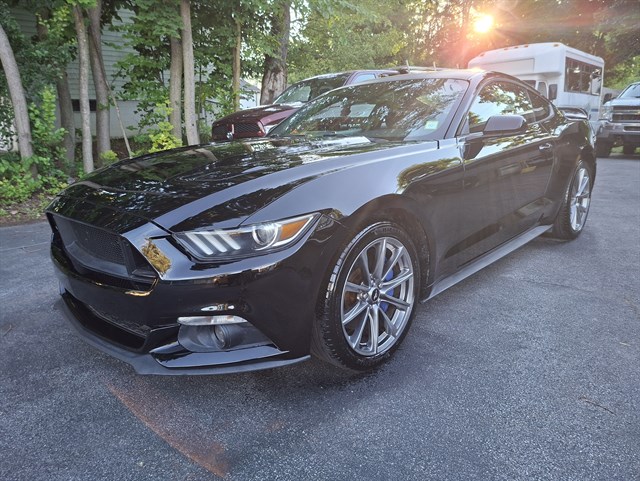 2016 Ford Mustang EcoBoost - Photo 10