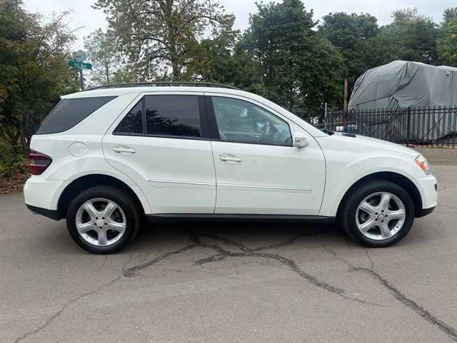 Mercedes-Benz ML 350 電動乗用車 ホワイト 電動乗用カー メルセデスベンツ ML350 QX7996A | T.I.M