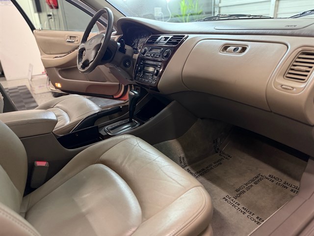 Honda Accord photo 11