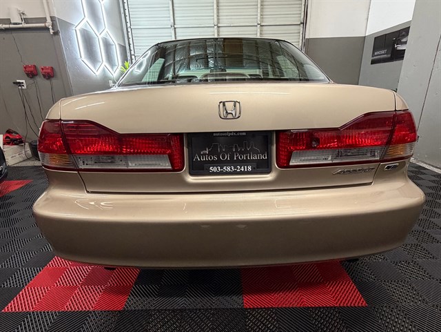 Honda Accord photo 4