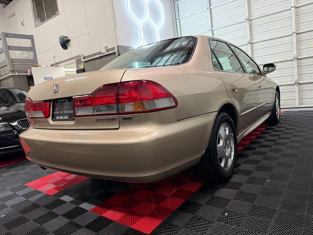 Honda Accord photo 5