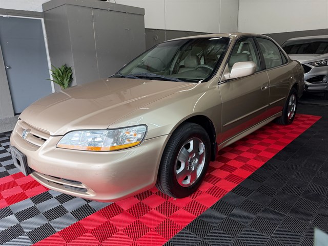 Honda Accord photo 2