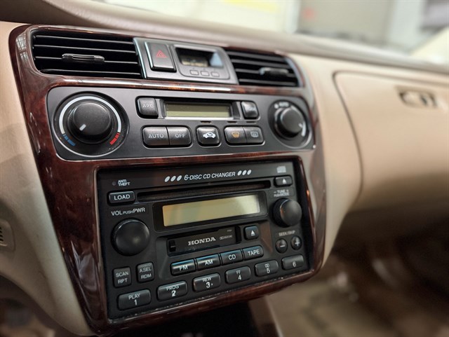 Honda Accord photo 16
