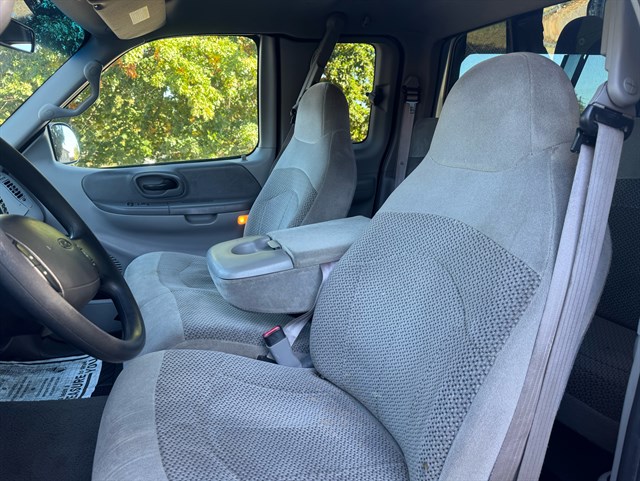 Ford F-150 photo 11