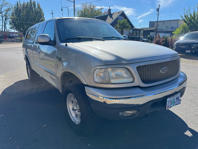 Ford F-150 photo 8