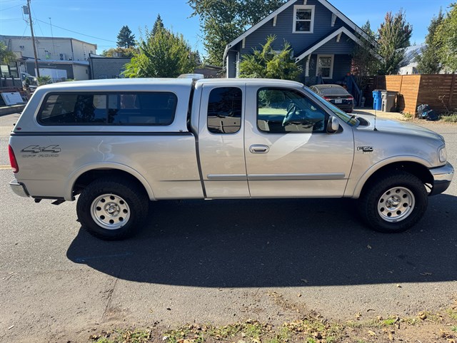 Ford F-150 photo 7