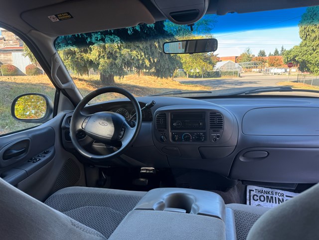Ford F-150 photo 17