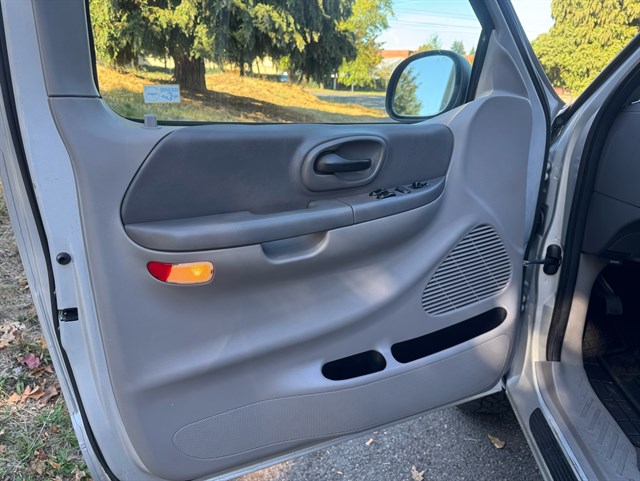 Ford F-150 photo 10