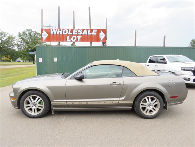 2005 Ford Mustang's photo