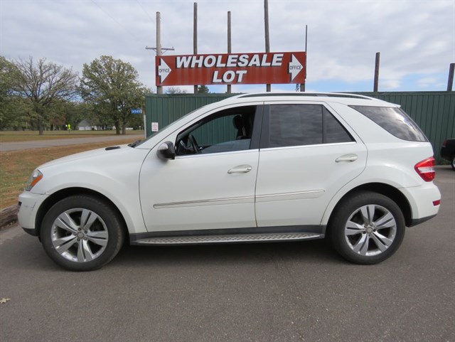 2010 Mercedes-Benz M-Class ML350's photo