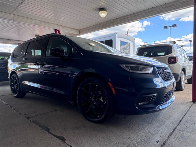 2025 Chrysler Pacifica Limited - Photo 6