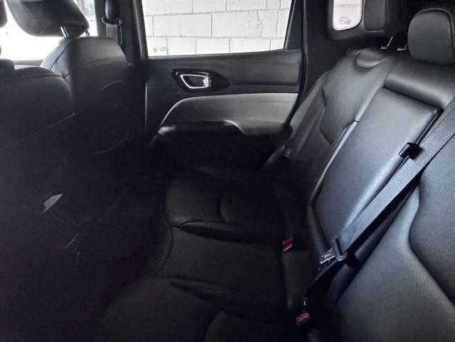 2025 Chrysler Pacifica Limited - Photo 9