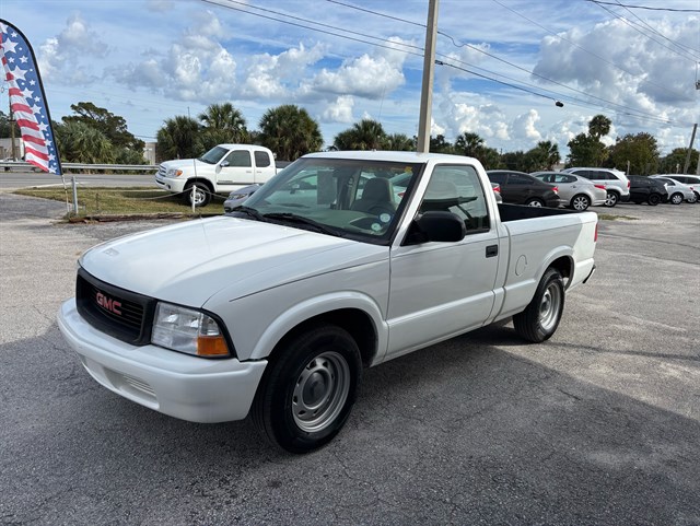 2003 GMC Sonoma SL's photo
