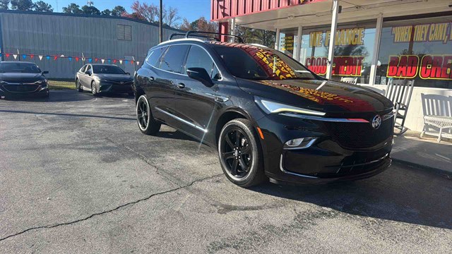 2023 Buick Enclave Essence's photo