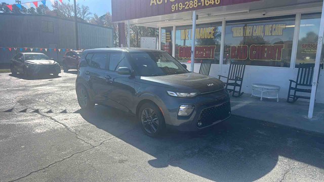 2022 Kia Soul EX's photo